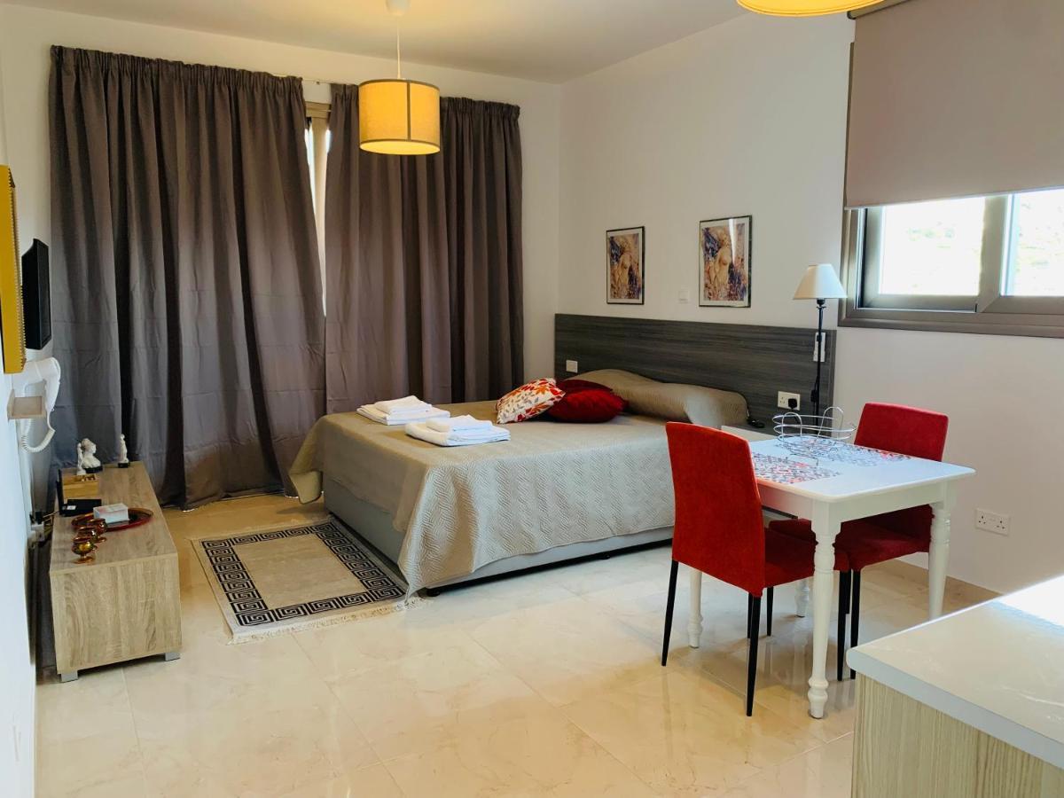 Harmony Seaview Apartments Paphos Eksteriør billede